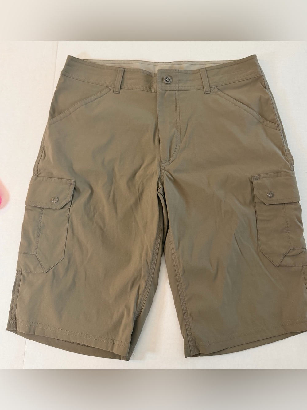 Kuhl Renegade Shorts Men's Size 34 Beige Khaki Cargo Hiking Outdoors Utility